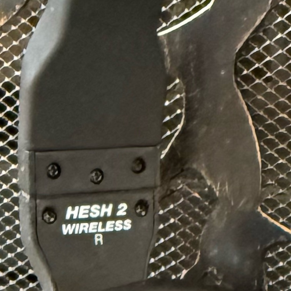 Skullcandy Over-Ear Black Headphones - Sleek Urban Design - Picture 13 of 13